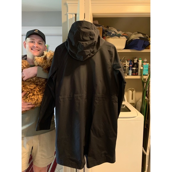 SOLD Lululemon “Rain Haven Jacket” - Picture 3 of 9